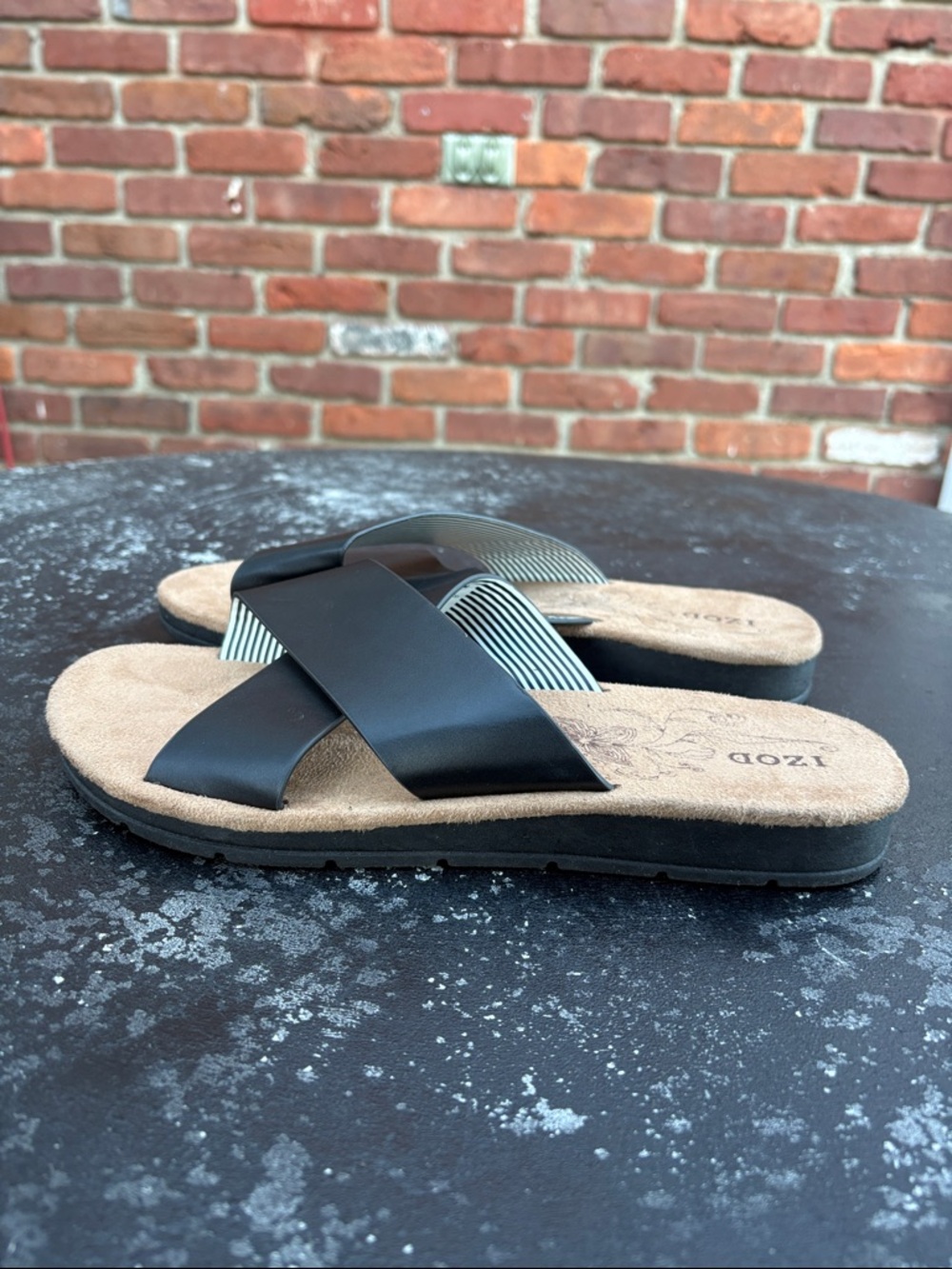 IZOD Women’s Black Crisscross Slide Sandals size 8 - Picture 6 of 10